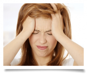 Nguyên nhân phổ biến khiến rụng tóc là căng thẳng và sinh hoạt không lành mạnh